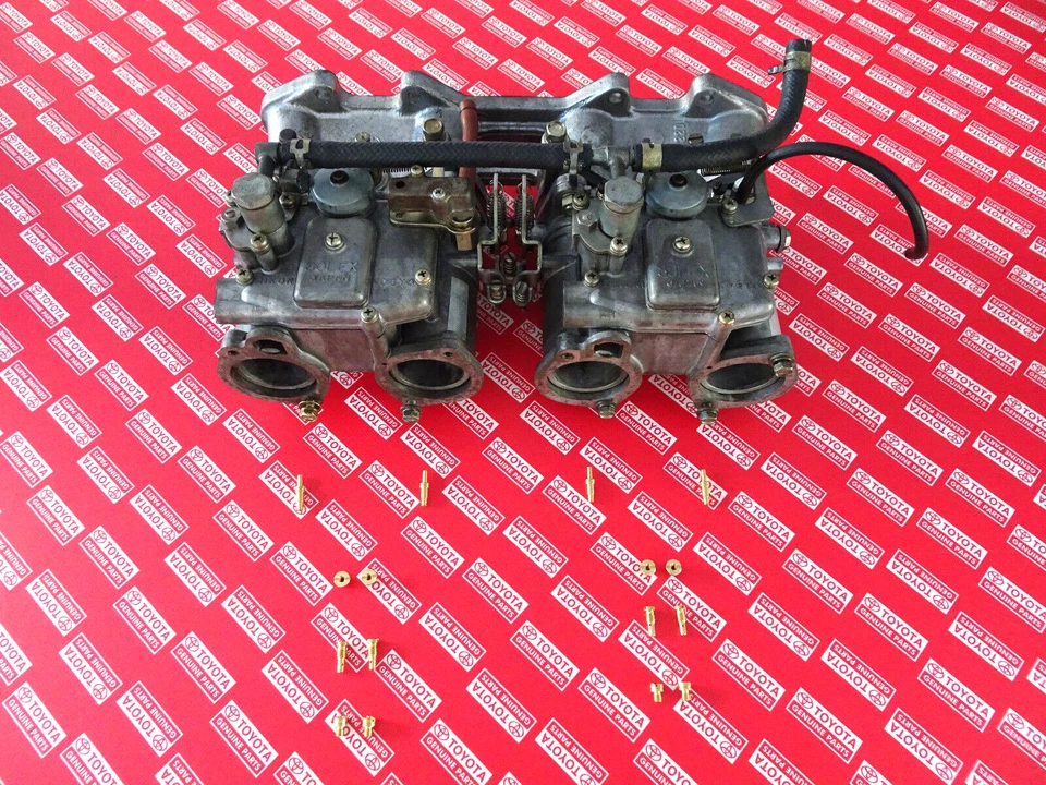 Toyota Celica Liftback GT TA28 1600 1975 1976 1977 juego de chorros principales de carbohidratos de 2 TG Foto 3 de 4