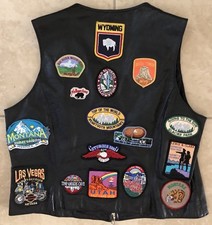 Wilsons WOMANS Black Leather Vest Sz XL Harley Davidson patches Pins