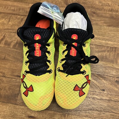 Under Armour Kick Distance 4 Shoes Men 11 Women 12.5 New With Box 3025460-300