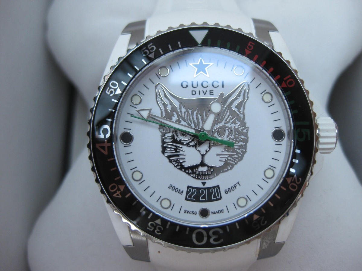 Gucci Dive YA136322 40mm Gold Stainless Steel Case with