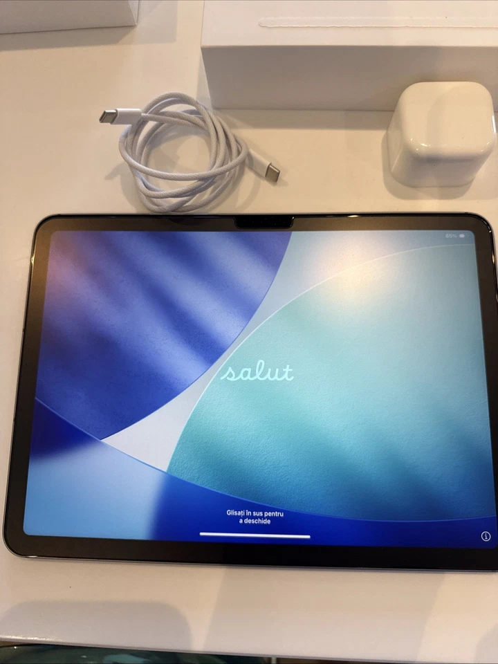 iPad Air 512GB 11inch M2 Wi-Fi And Cellular - Image 2 of 4