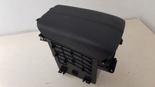 Hyundai Tucson IV NX4 2022 Armlehne 84681N7000 ILI54943