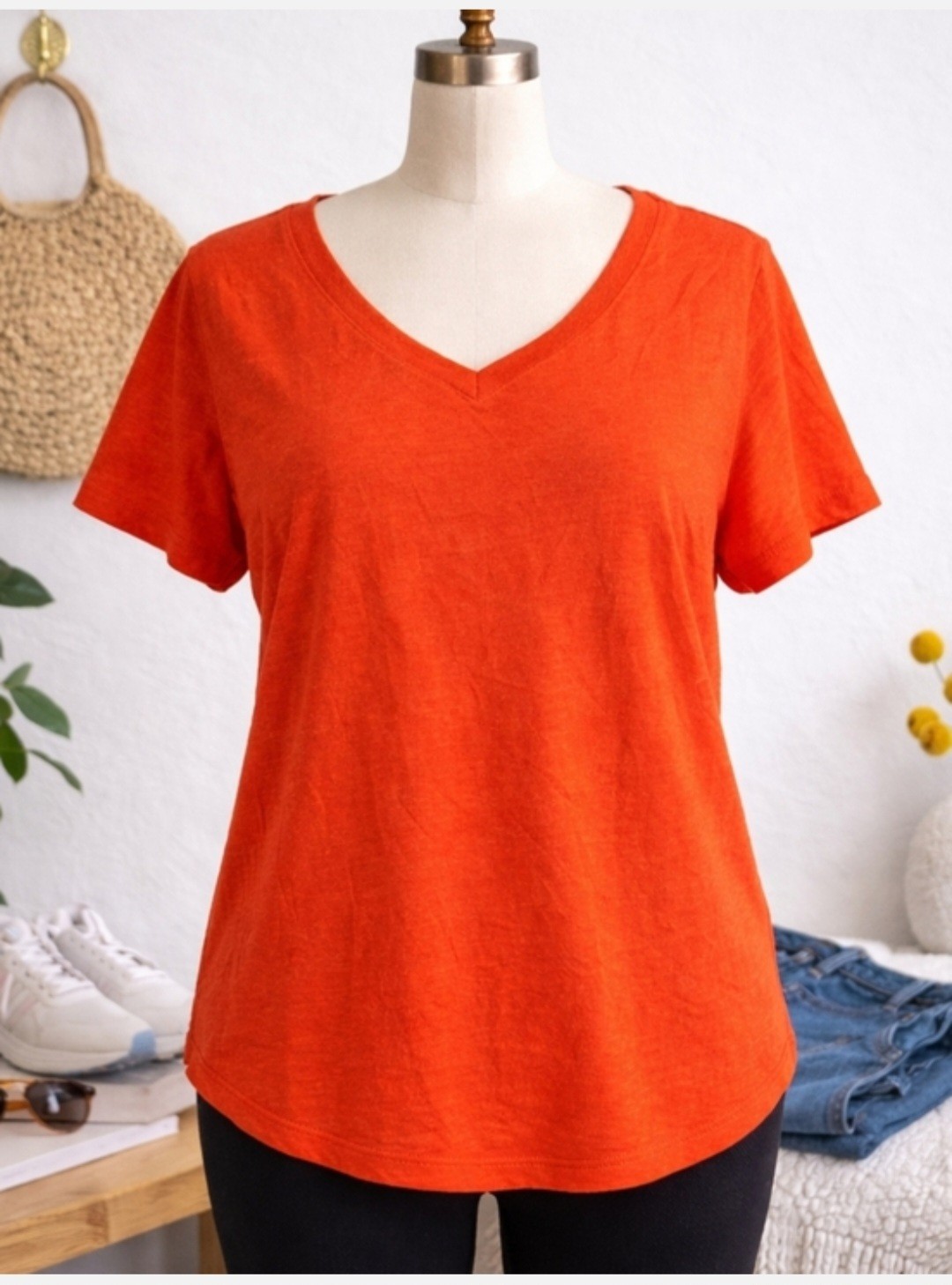 Women’s Tahari 100%  linen V-neck Tee Size L Orangey Red Beachy Casual Comfy EUC