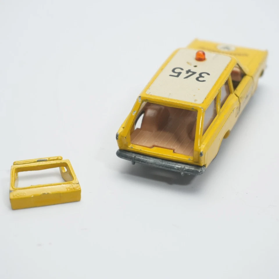 Siku V 313 福特 17 M Taunus Turnier Kombi ADAC Strassenwacht 345 — 第 4/4 张图片