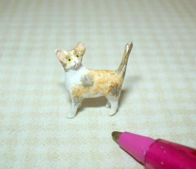 Miniature Resin Tiny CALICO STANDING Kitten 11/16" Tall: DOLLHOUSE 1:12