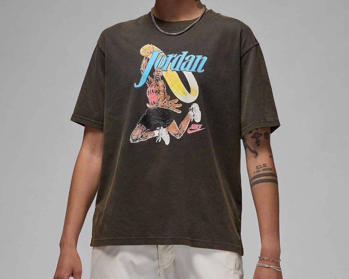 Jordan Women's Graphic Girlfriend T-Shirt Vintage | W Size