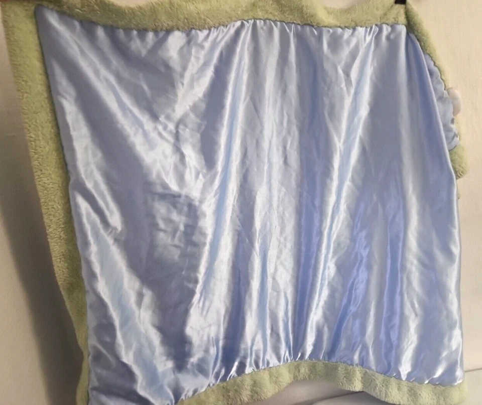 Cobertor de bebê Cocalo azul veludo verde acabamento peludo cetim costas bebês R us - Imagem 4 de 4