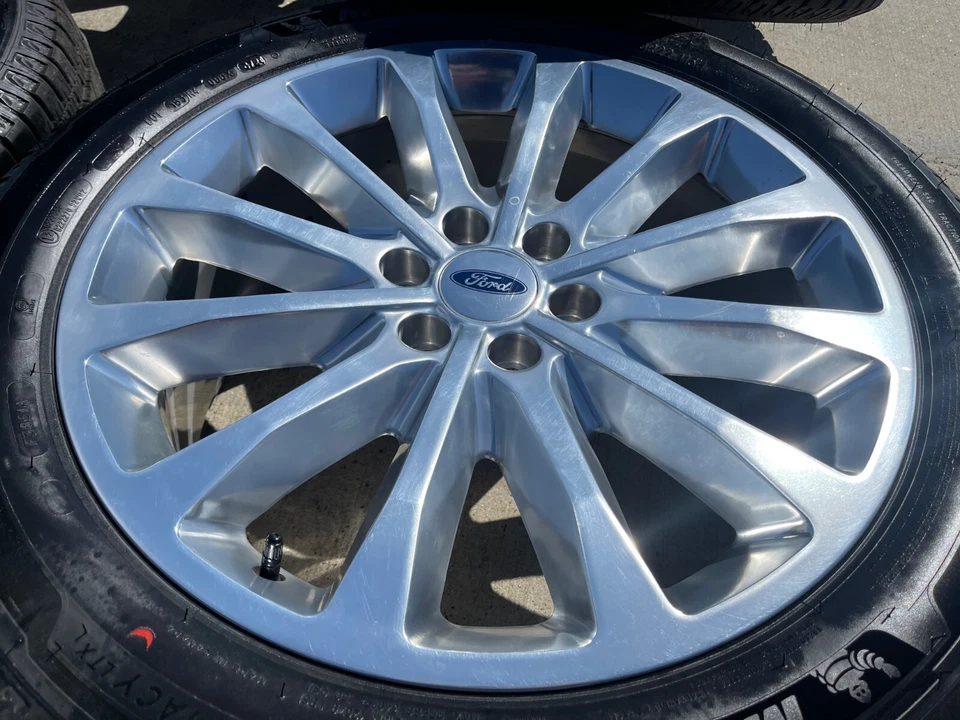 Llantas 22" Ford F-150 Limited Plus OEM 10174 Expedition neumáticos Foto 4 de 4