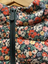 Cath Kidston London Floral Down Stowaway Hood Puffer Vest Zip Mock Neck Sz.s