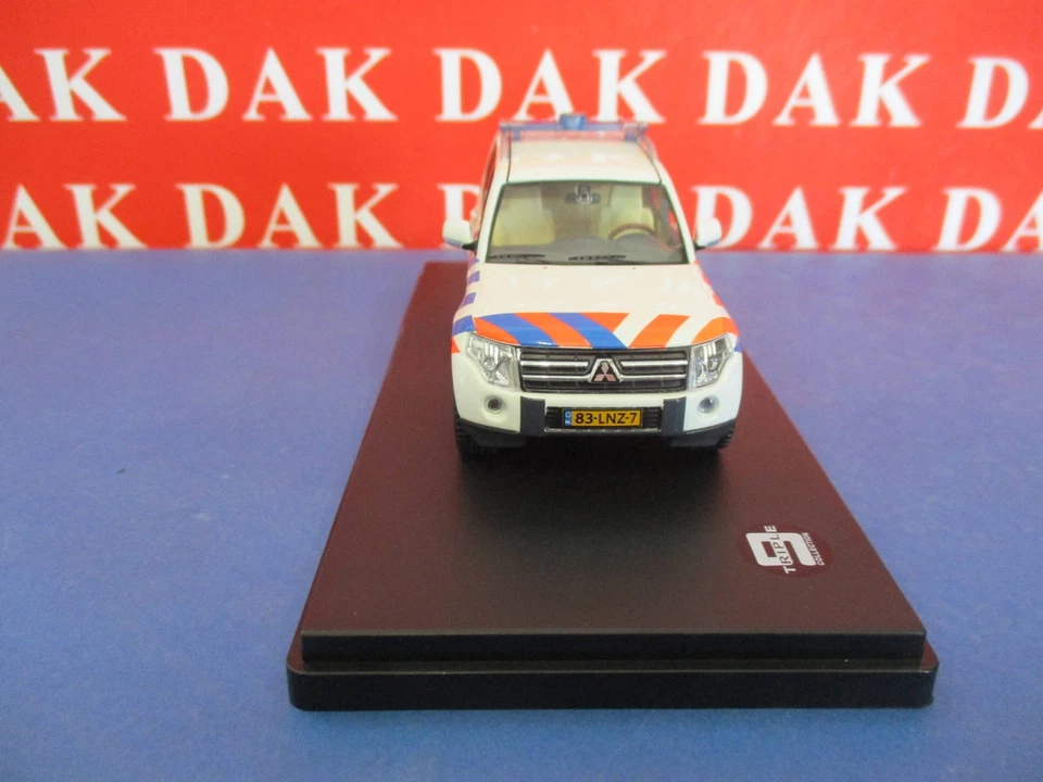 Die cast 1/43 Modellino Auto Polizia Mitsubishi Pajero Dutch Police 2010 Triple9 - Immagine 2 di 4