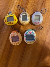 Original Tamagotchi, Tenshitchi, Osutchi Mesutchi, Dino-kun