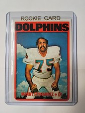 1972 Topps Manny Fernandez Rookie #221 Football Card Miami Dolphins. rookie card picture