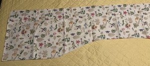 Longaberger Botanical Fields Tapered Valance 70”, 1 1/2” Pocket Rod