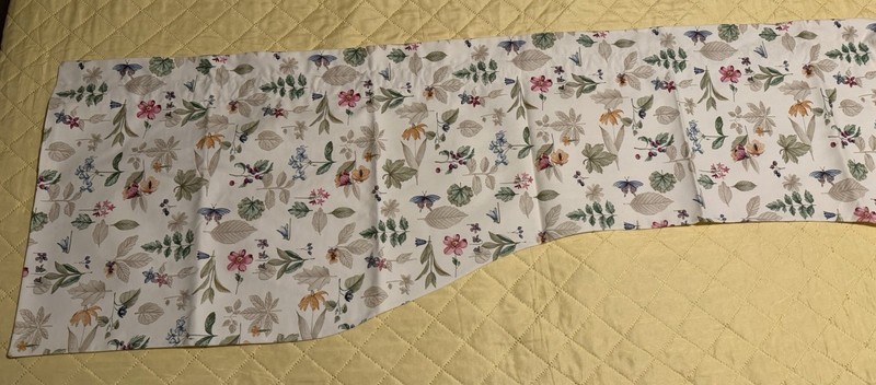 Longaberger Botanical Fields Tapered Valance 70”, 1 1/2” Pocket Rod