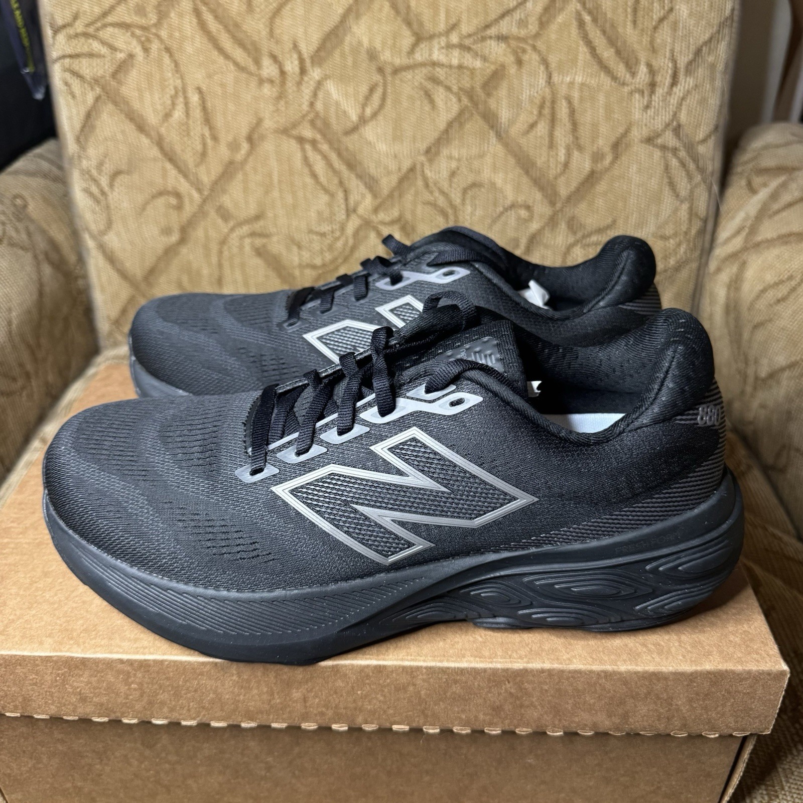 New Balance Fresh Foam X 880v15 Men's Running Shoes Size 8.5 2E Black Metallic