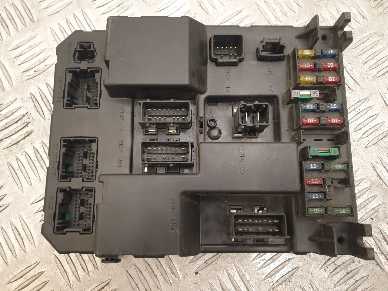 Picture 4 of 5