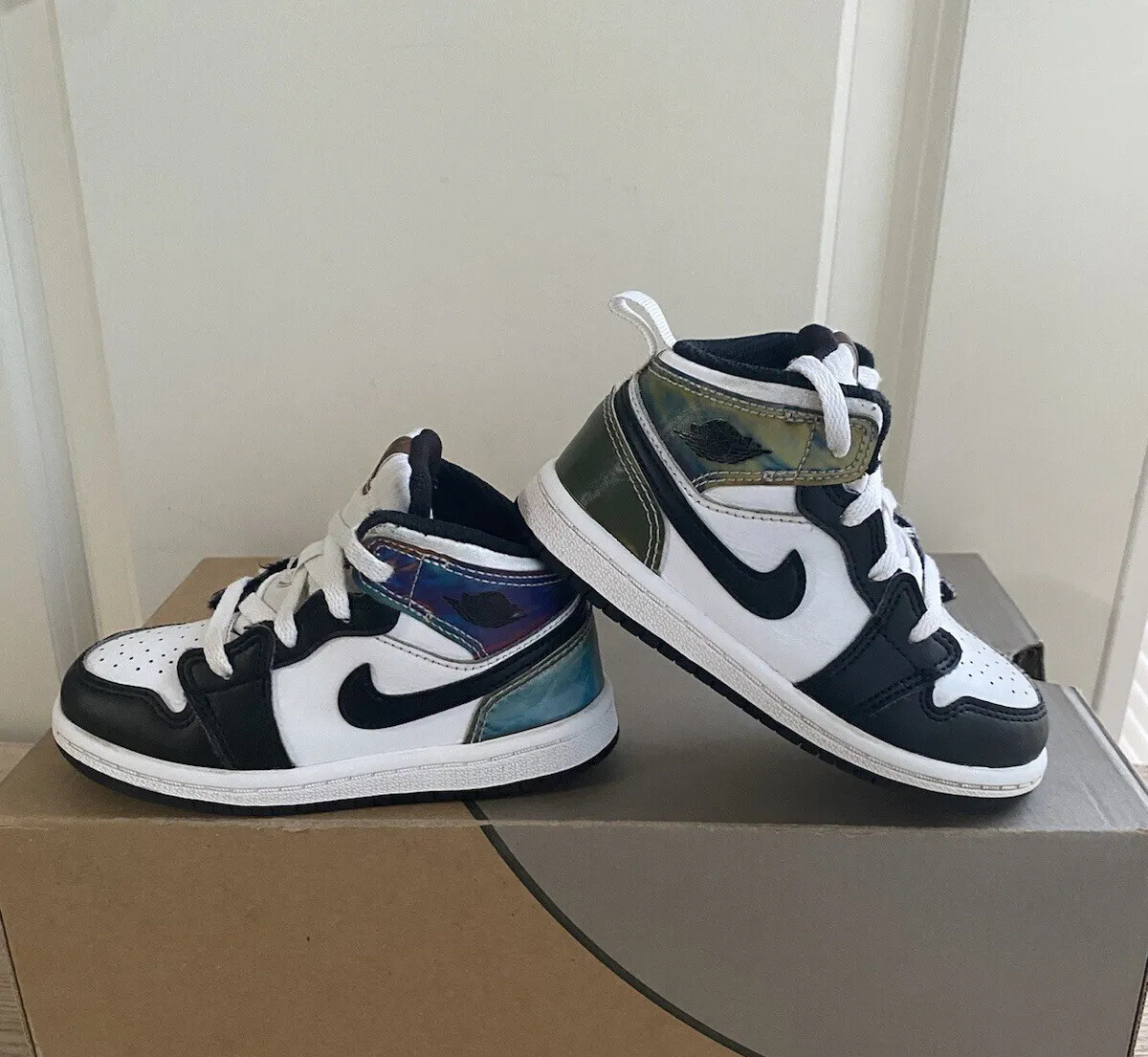 air jordan color changing shoes