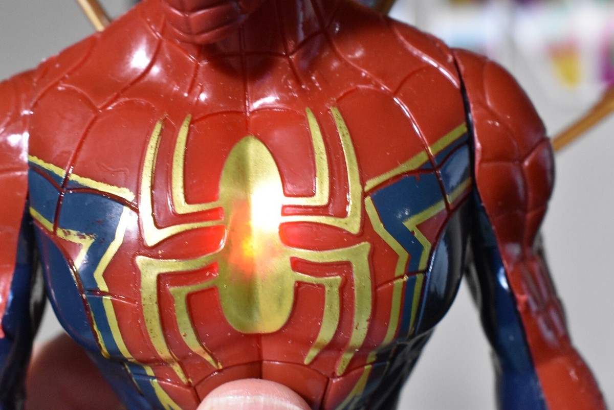 Marvel Avengers Infinity War TITAN Hero Power FX Iron Spider-man