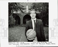 1989 Press Photo head basketball coach Rick Scruggs on Belmont Abbey campus
