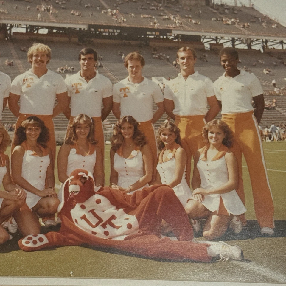VTG Framed 1982 Tennessee Volunteers Football Photo SEC Cheerleaders Smokey UT - Image 4 of 4