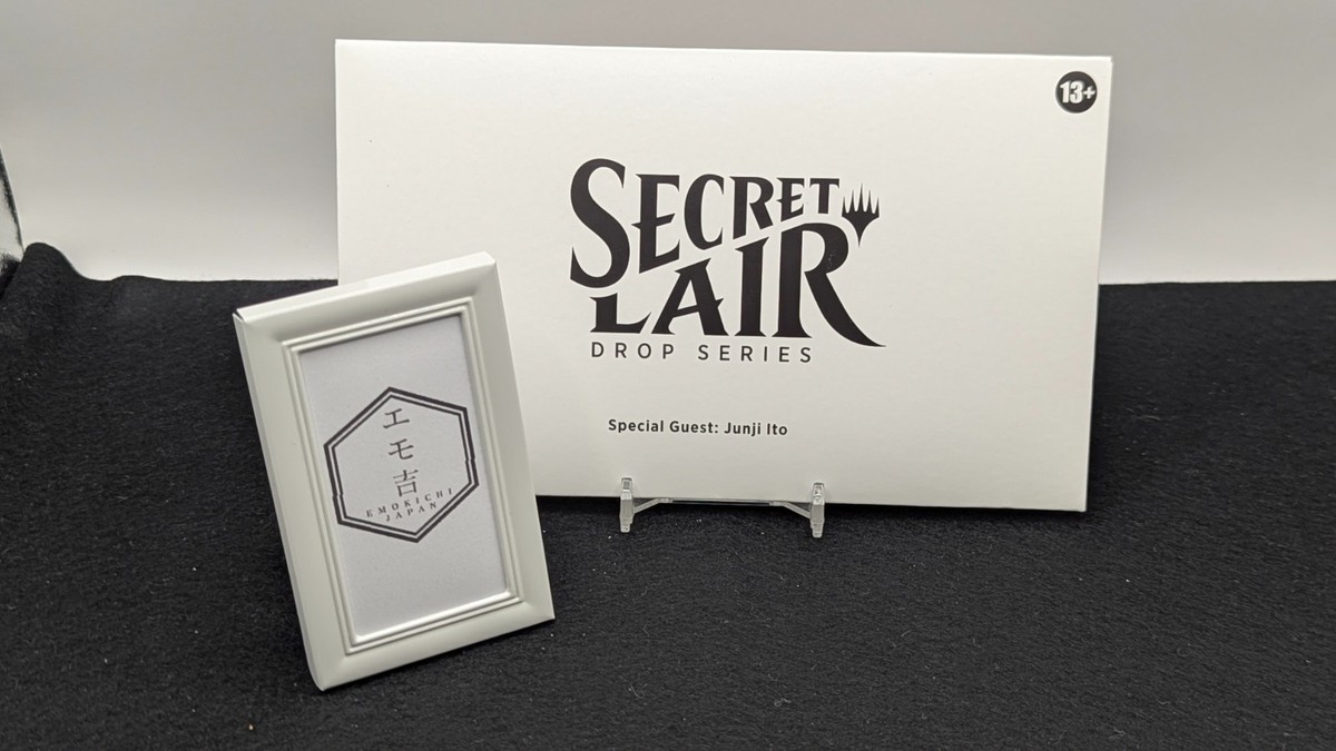 MTG Junji Ito エッチングfoil 英語版　新品未開封 Special Guest: Junji Ito Foil Etched Edition (English