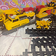 Caterpillar CAT Construction Express Train Set Motorized Engine Crane Cars Track