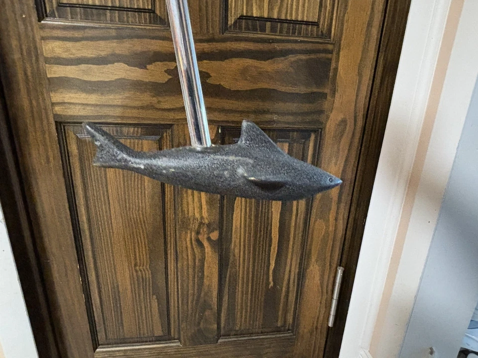 Great White Shark 🦈 Golf Putter Right Hand 34”  - Image 4 of 4