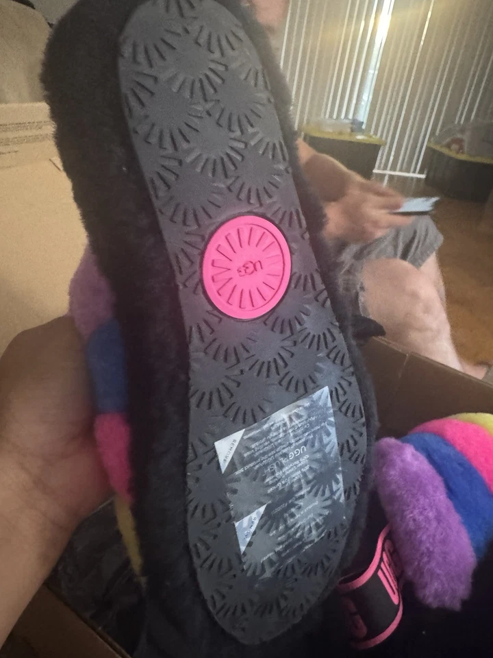 Chinelos femininos UGG Australia tamanho 9 - Imagem 3 de 4