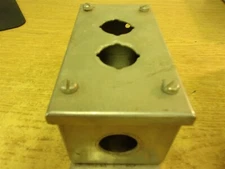 Allen Bradley Control Station Switch Enclosure 6-1/2x3-1/4x3"  *FREE SHIPPING*