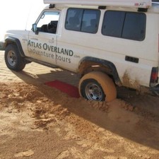 SAV099 Wild Mats BLACK (pair) vehicle recovery for 4x4. tracks mud grass green l