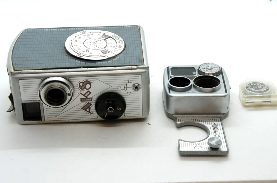 CÁMARA DE PELÍCULA DE COLECCIÓN PENTACON AK8 CINE MOVIE SUPER 8mm LENTE ZEISS TRIOTAR 10 MM Foto 3 de 4