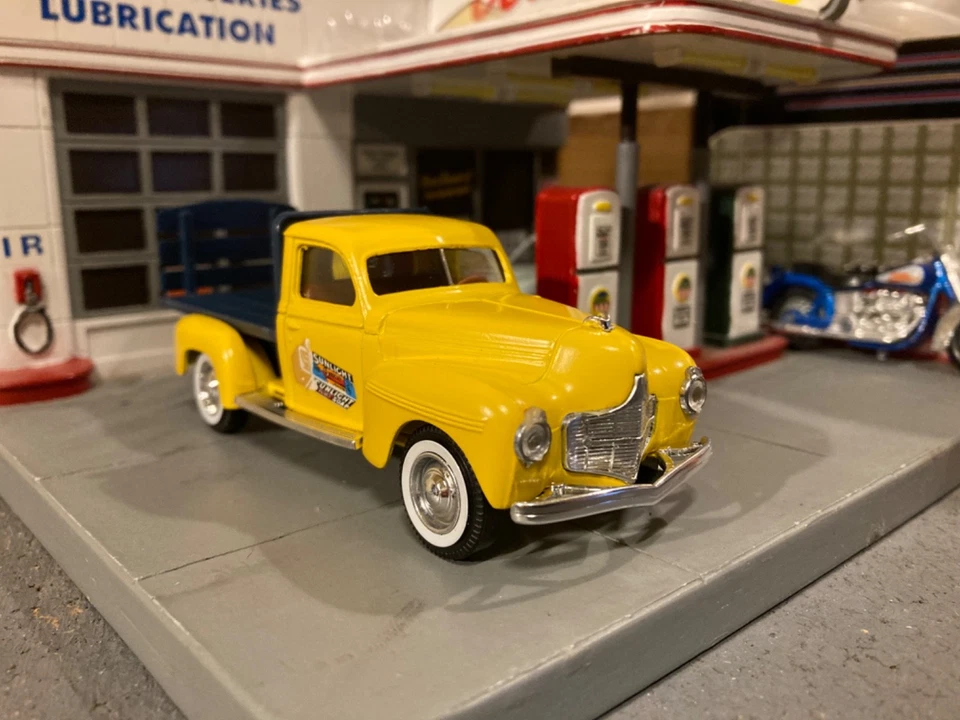 1950 Dodge Flatbed Truck, 1/43 Scale - Image 4 of 4