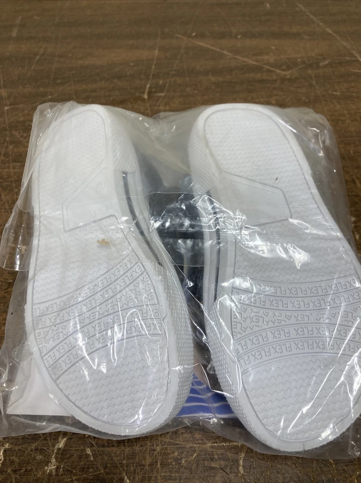 Simple Joys de Carter's Niñas Niño Gris Phil-JR Talla 9 Foto 2 de 3