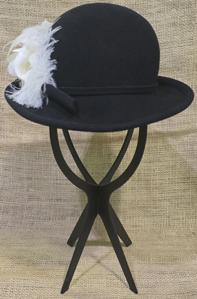 Chapéu boliche feminino extravagante de penas Betmar New York feminino tamanho único preto 100% lã - Imagem 2 de 4