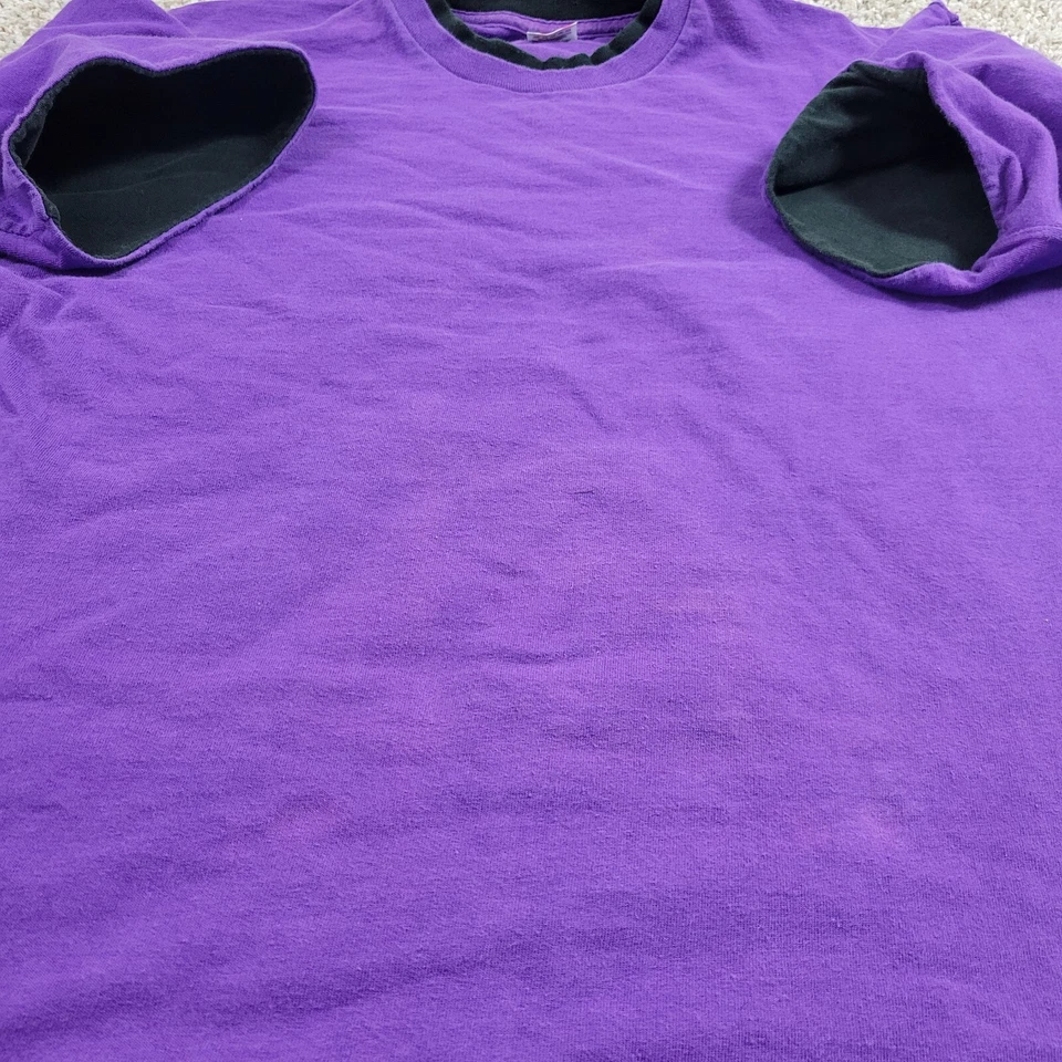 Винтажная футболка Fruit of The Loom размер XL фиолетовая черная с двойным воротником/рукавом сделано в США - Изображение 4 из 4