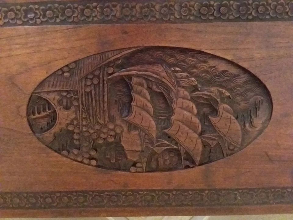 Винтажный резной сундук из кедра - Изображение 4 из 4