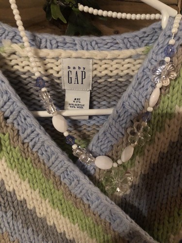 Baby Gap Sweater Size 4☃️🌲⛸️Free Necklace! - Picture 2 of 2