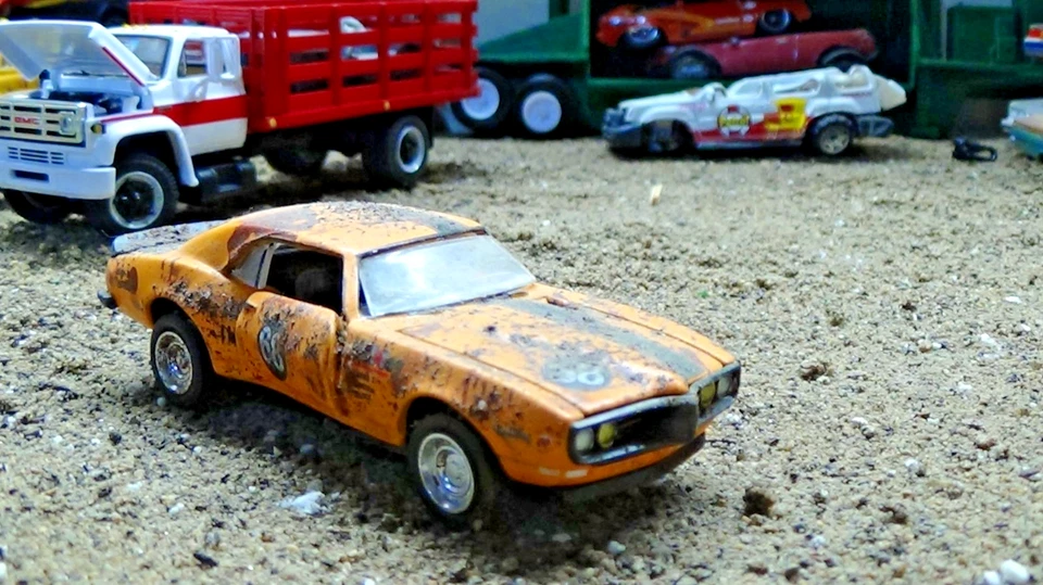 1968 Pontiac firebi car Weathered Custom Wrecked Barn Find Abandon Junkyard 1/64 - Image 2 of 4