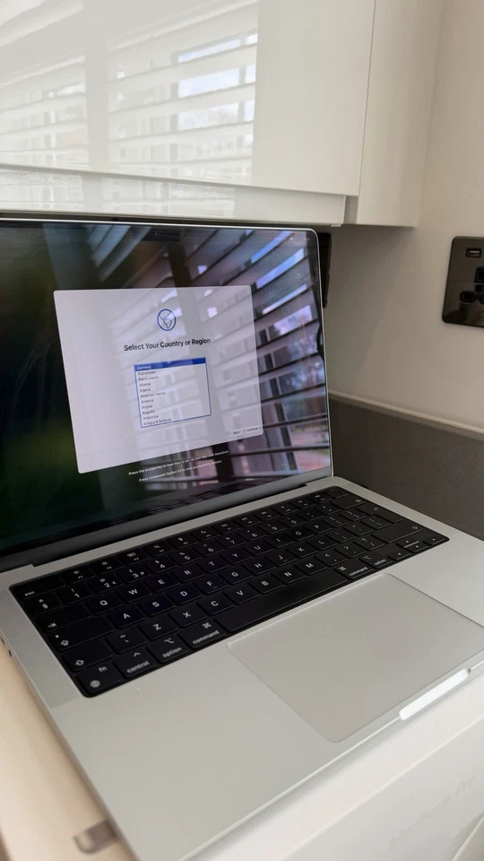 Apple MacBook Pro 14" M3 · 8GB · 1TB, photo 1 of 5