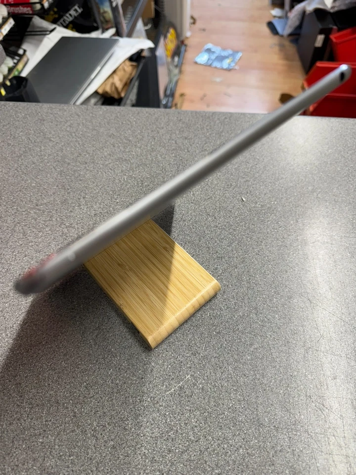 Apple iPad Air 2 128GB Space Grey - EE Locked - Cellular - Image 2 of 4