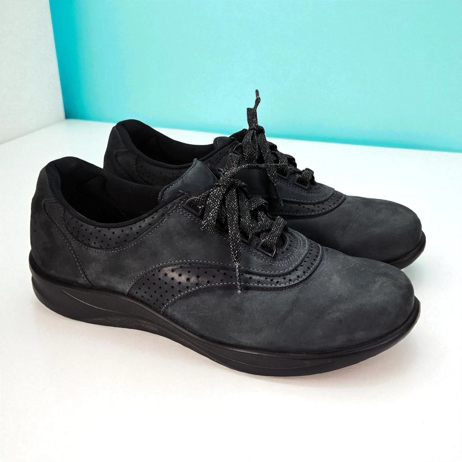 SAS Walk Easy Women's 10.5 M Comfort Walking Shoes Black Nubuck Leather Lace Up