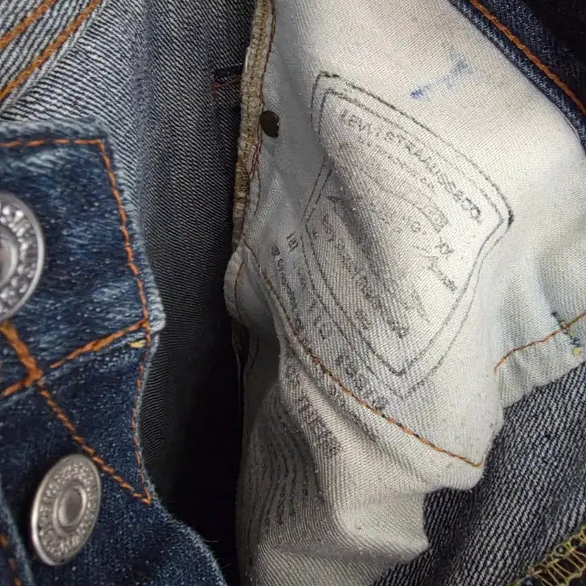 Vintage Levi’s 501 Red Line Selvedge Denim Jeans USA thumbnail 2