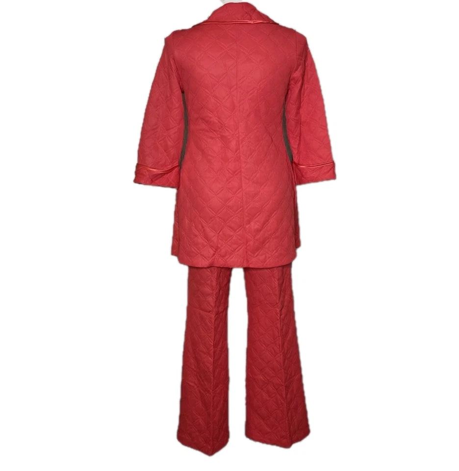 Conjunto de salón coral acolchado años 60 70 traje pantalón abrigo anfitriona mod, talla grande de colección Foto 4 de 4