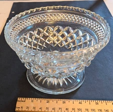 Clear Glass Fruit Bowl 4.25" tall, 6.5" in diameter