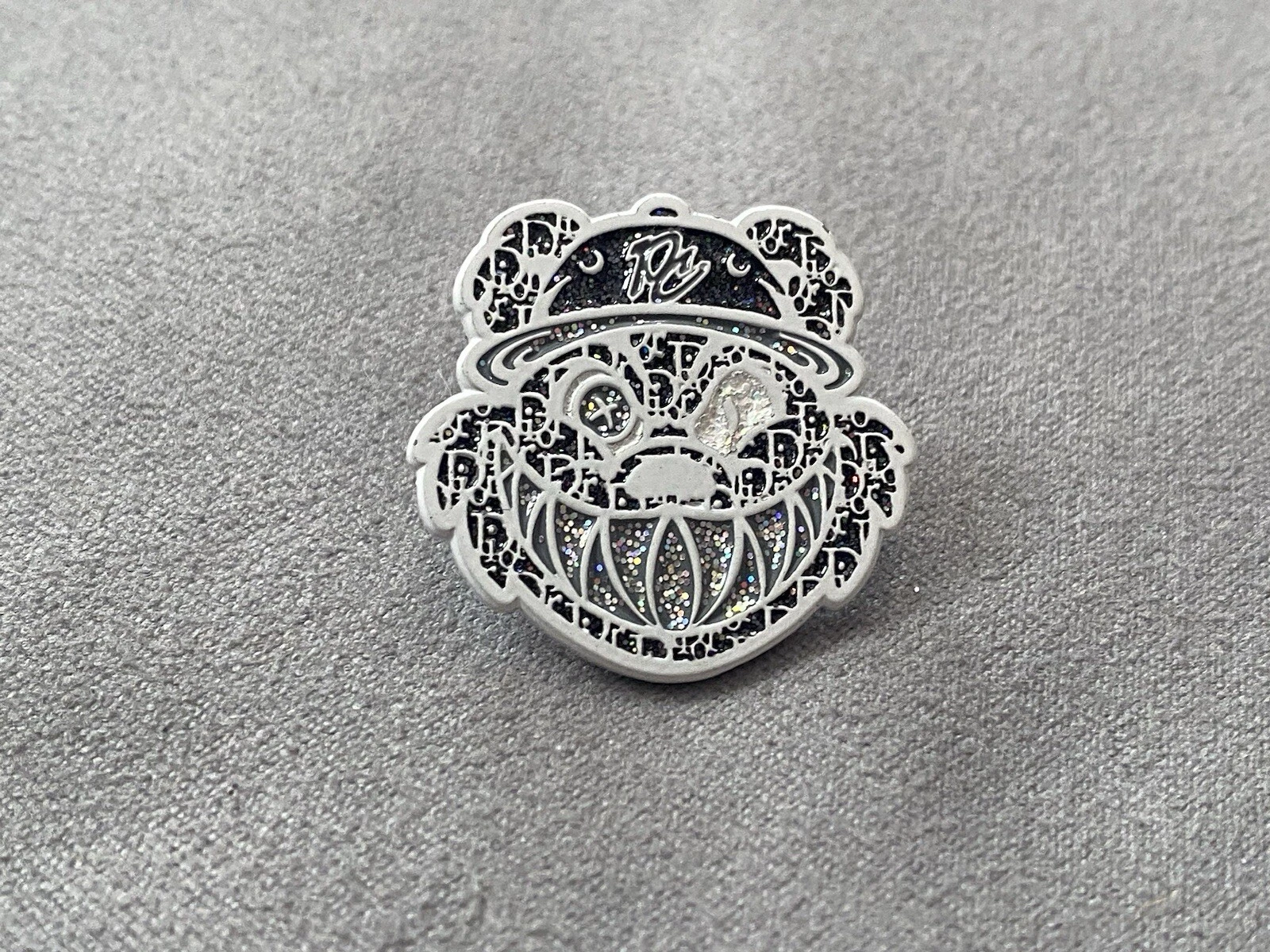 Pinzcity Dior noir argent pailleté blanc mini épingle à chapeau ours effrayant Oreo