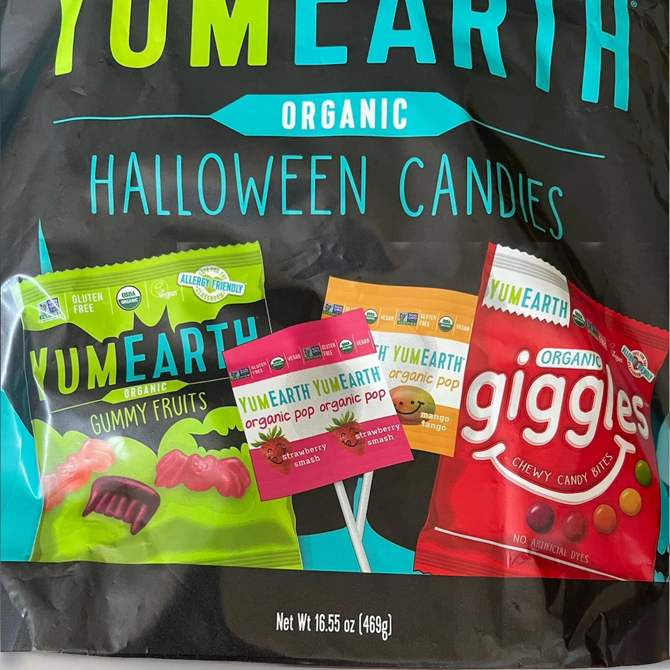 Caramelos orgánicos de Halloween Yumearth envueltos individualmente paquete variado - 50 un. Foto 2 de 4