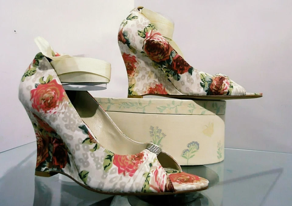 Karen Millen Sandalia Wedges Multicolor Floral Print Tejido Rosas Banda Cordones - Imagen 2 de 4