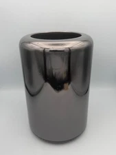 Apple Mac Pro (500GB SSD, Quad-Core Xeon E5, 3.7GHz, 16GB RAM)