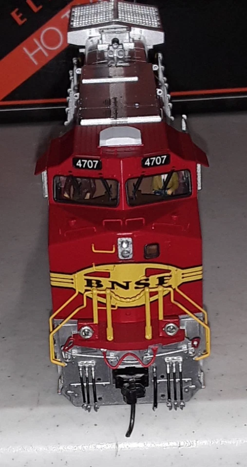 MTH 80-2289-0 HO Burlington Northern & Santa Fe Dash-9 Diesel Locomotive (AA-177 - Image 4 of 4