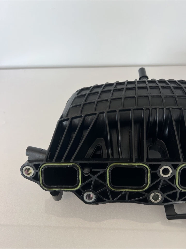 Colector de entrada Seat Ibiza MK4 2009-2015 1.4 CAVF 03C129711AE Foto 2 de 4